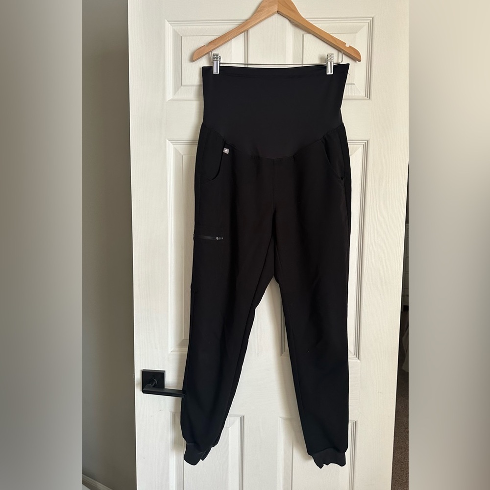 Figs Maternity Black Jogger Scrub Pants